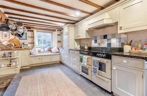 Llanfihangel Tal-y-llyn House | 6 Bed in Llanfilo oc-e30630