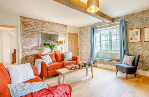 Milborne Saint Andrew House | 6 Bed in Milborne St. Andrew 80549