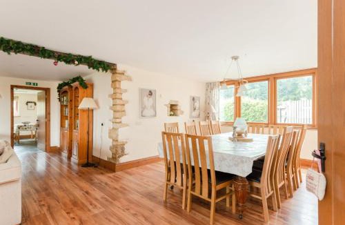 Witney House | 6 Bed in Stonesfield CC028