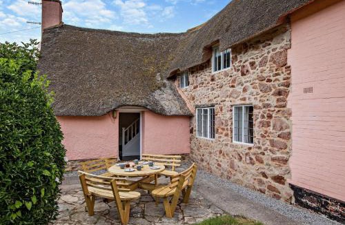 Fiddington House | 6 Bed in Woolston 95371