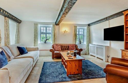 Fiddington House | 6 Bed in Woolston 95371