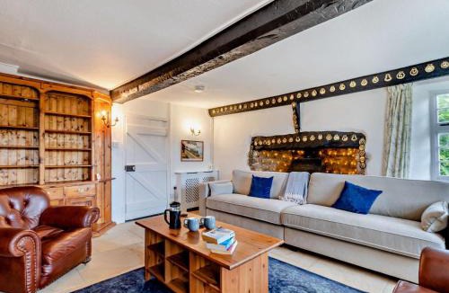 Fiddington House | 6 Bed in Woolston 95371