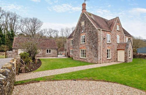 Charfield House | 6 Bed in Wotton-under-edge oc-95836