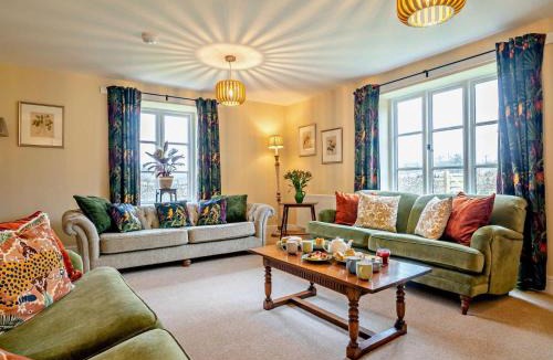 Charfield House | 6 Bed in Wotton-under-edge oc-95836