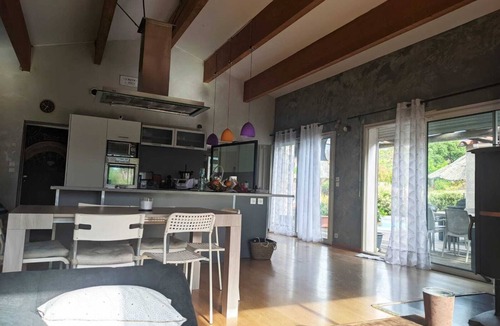 Montesquieu-des-Alberes House | 6 bedrooms, swimming pool, quiet, fully equipped,nair-condit. 15 mins sea/Spain