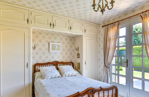 Sainte-Eulalie-en-Born Villa | 6 bedroom villa with private pool