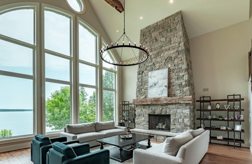 Innisfil Cottage | 6 Bedroom, 5 Bath on Kempenfelt Bay on Lake Simcoe