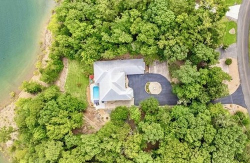 Quitman House | 6 Bedroom 6 Bath sleeps 20 on lake with pool and large game room