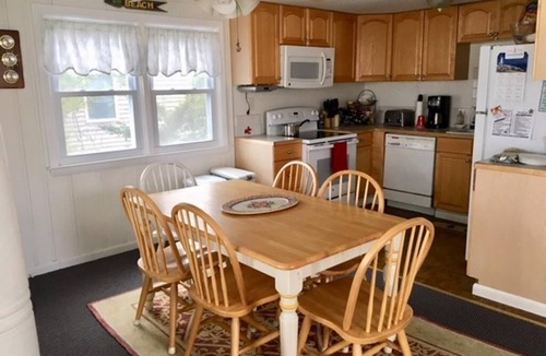 Ship Bottom Apartment | 6 bedroom accommodation in Beach Haven Gardens