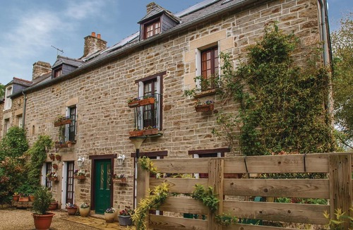 Plouer-sur-Rance House | 6 bedroom accommodation in Plouer sur Rance