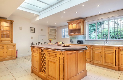 East Grinstead Cottage | 6 bedroom accommodation in East Grinstead