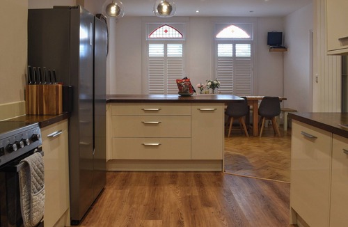 New Eltham Cottage | 6 bedroom accommodation in New Eltham