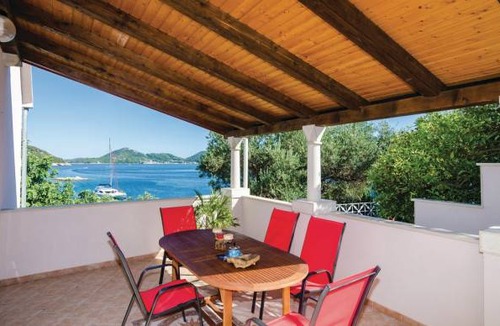 Sudurad House | 6 bedroom accommodation in Sipan