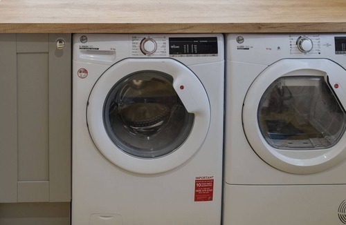 Newland Near Ulverston Cottage | 6 bedroom accommodation in Ulvertson