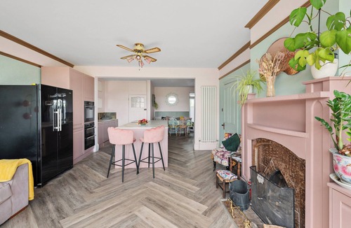 Worcester Cottage | 6 bedroom accommodation in Worcester