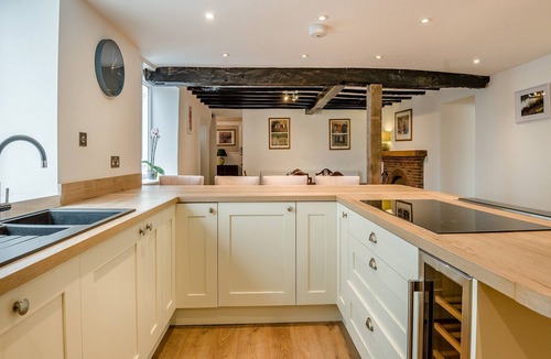 Little Cowarne Cottage | 6 bedroom accommodation in Docklow