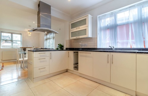 Claydon Cottage | 6 bedroom accommodation in Ipswich