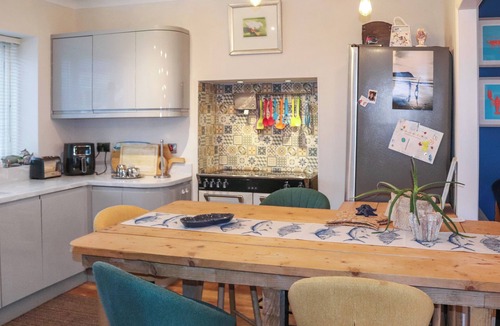 Borth Cottage | 6 bedroom accommodation in Borth