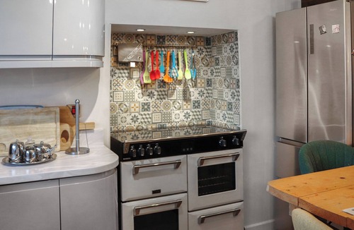 Borth Cottage | 6 bedroom accommodation in Borth