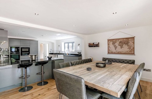Sleaford Cottage | 6 bedroom accommodation in Howell