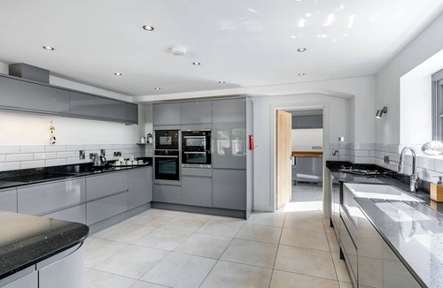 Sleaford Cottage | 6 bedroom accommodation in Howell