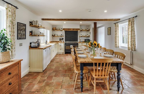Ely Cottage | 6 bedroom accommodation in Stretham, Ely