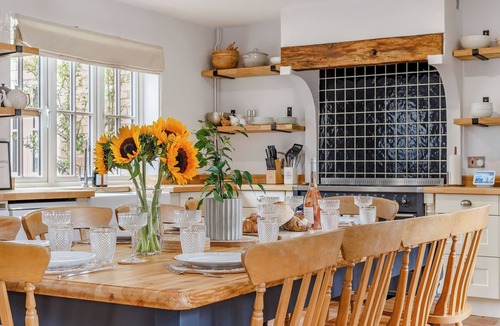 Ely Cottage | 6 bedroom accommodation in Stretham, Ely