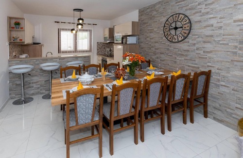 Klek House | 6 bedroom accommodation in Klek