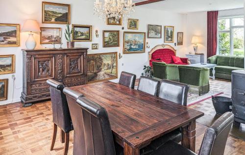 Roslev House | 6 Bedroom Amazing Home In Roslev