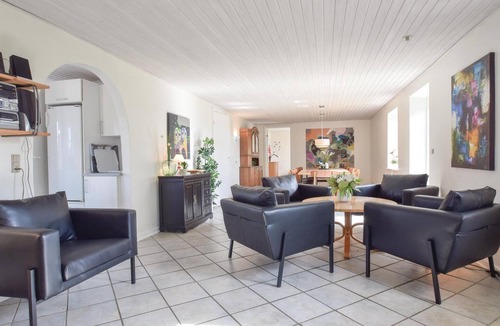 Ristinge House | 6 bedroom beach front home in Humble