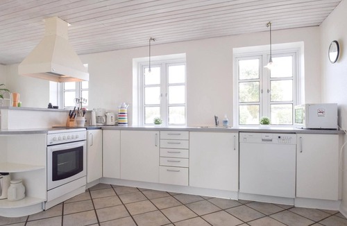 Ristinge House | 6 bedroom beach front home in Humble