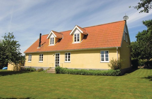 Ristinge House | 6 bedroom beach front home in Humble