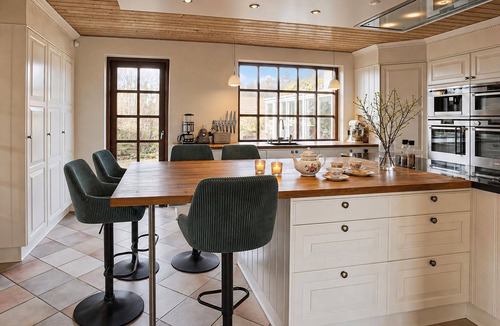 Svankær House | 6 bedroom beautiful home in Bedsted Thy
