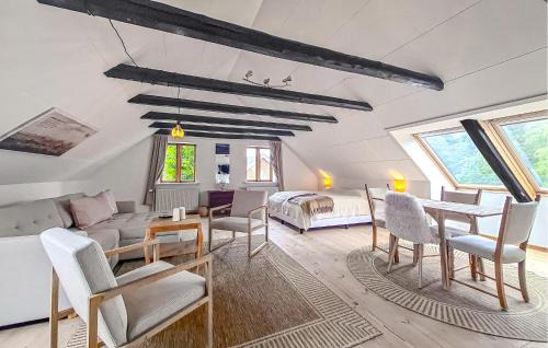 Svankær House | 6 Bedroom Beautiful Home In Bedsted Thy