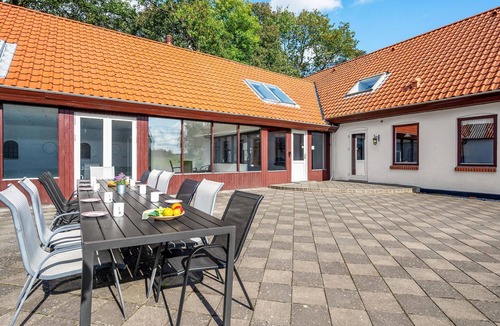 Kjellerup House | 6 bedroom beautiful home in Kjellerup