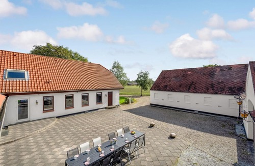 Kjellerup House | 6 bedroom beautiful home in Kjellerup