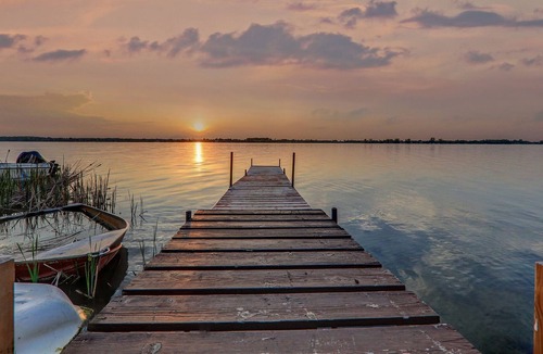 Scugog House | 6 bedroom, breathtaking view , stunning lakefront, hotub , 50 Min T.O