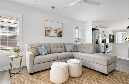 North Charleston Apartment | 6 Bedroom Compound with Pool!