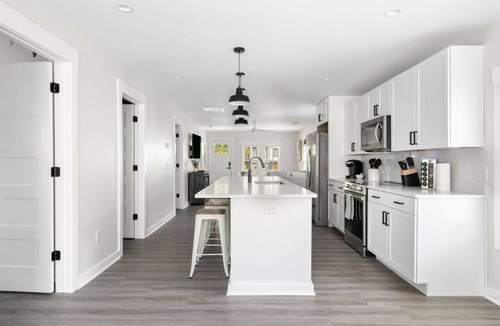 North Charleston Apartment | 6 Bedroom Compound with Pool!