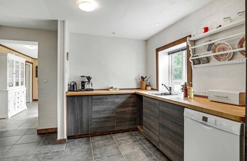 Gudhjem House | 6 bedroom cozy home in Gudhjem