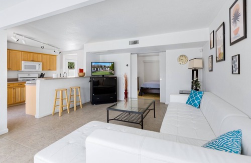 Racquet Club Estates House | 6 Bedroom desert oasis 5 min from downtown - pool, spa, & amazing mountain view