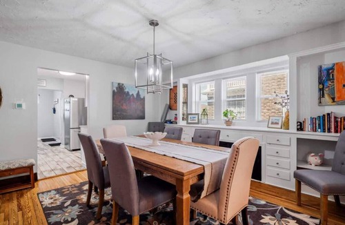 Cleveland House | 6 Bedroom Entire Duplex for Large Groups!