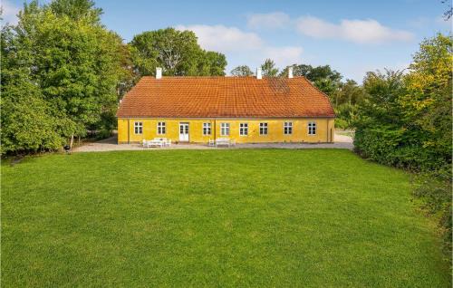 Ringe House | 6 Bedroom Gorgeous Home In Kværndrup