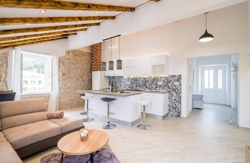 Slano House | 6 bedroom gorgeous home in Slano