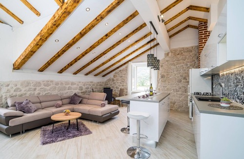 Slano House | 6 bedroom gorgeous home in Slano