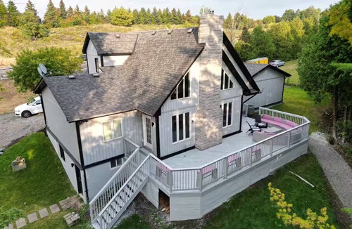Caledon House | 6-bedroom house in enchanting Caledon Village with WiFi, AC, fitness equipment