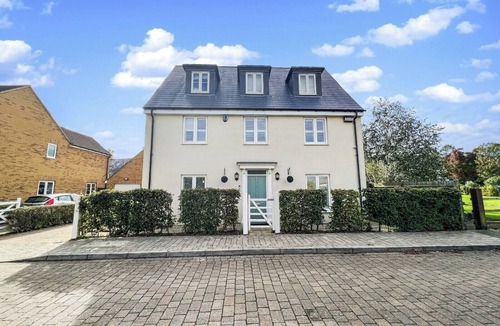 Milton Keynes House | 6 Bedroom House in Milton Keynes