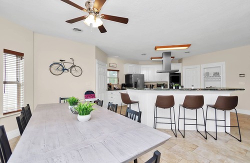 Lake Houston House | 6-Bedroom Lakeside Escape: 25 Min to Downtown LS