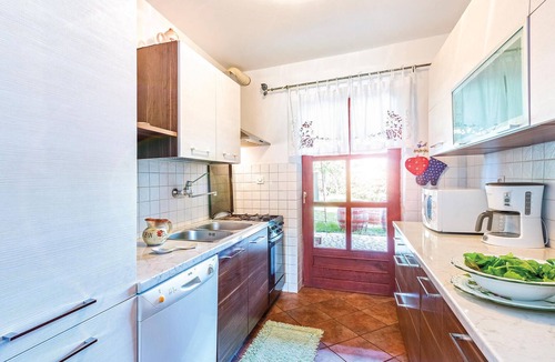 Sisan House | 6 bedroom lovely home in Liznjan