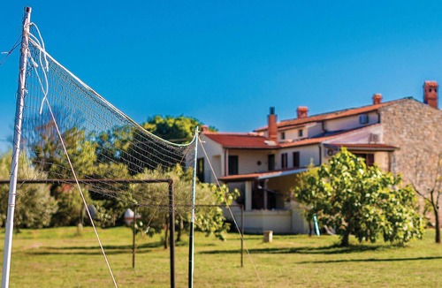 Sisan House | 6 bedroom lovely home in Liznjan